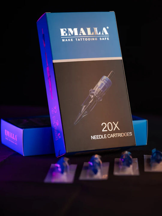 Emalla RL Round Liner: Meisterschaft in Kontur und Präzision für die Tattoo- und PMU-Branche. Der Schlüssel zur makellosen Linie in deinem Studio.